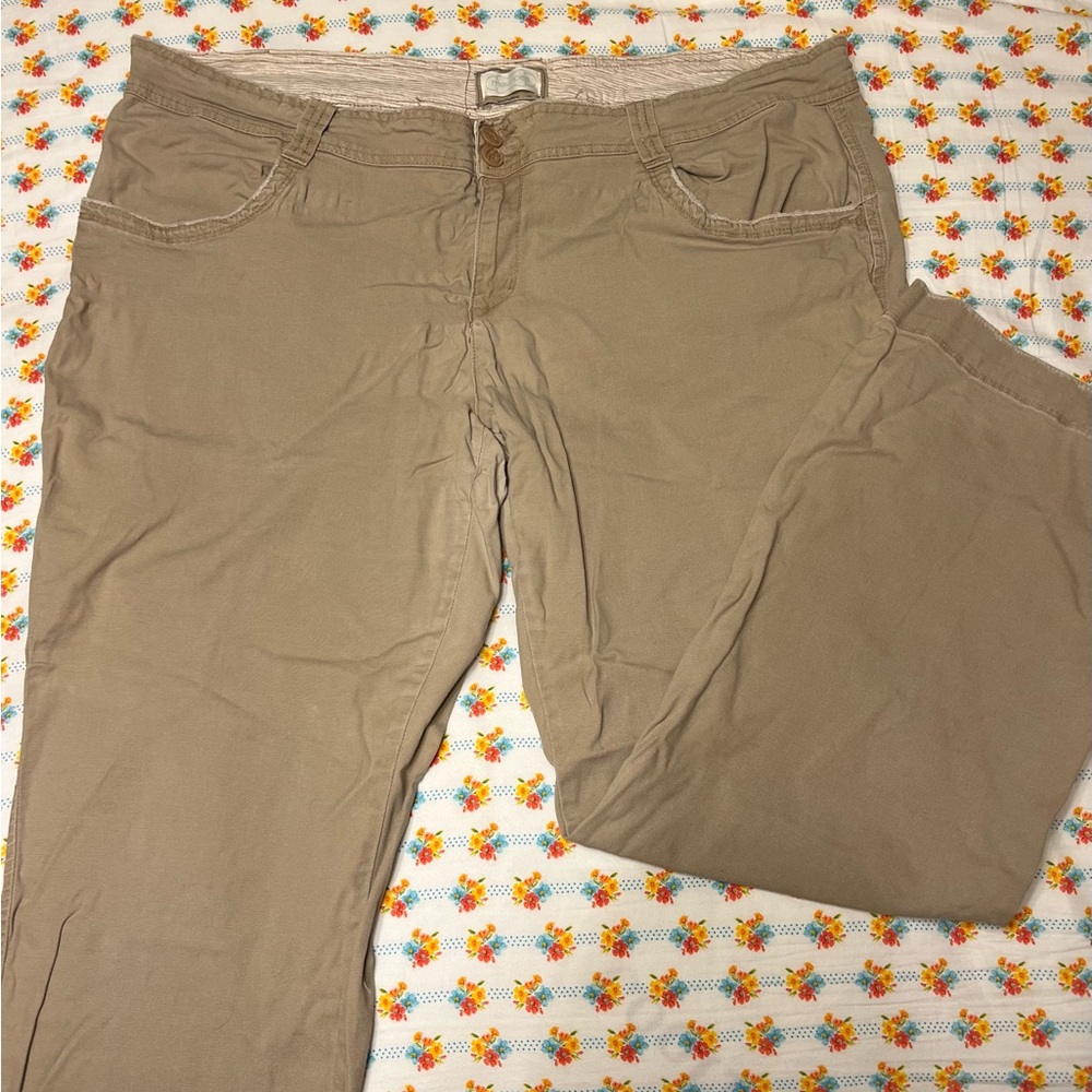 Maurices khaki’s